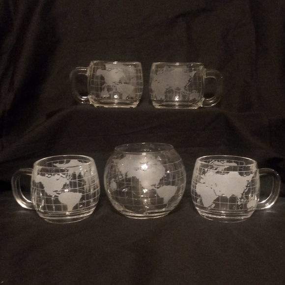 Vintage Nestle Frosted Glass Globe Mug Set